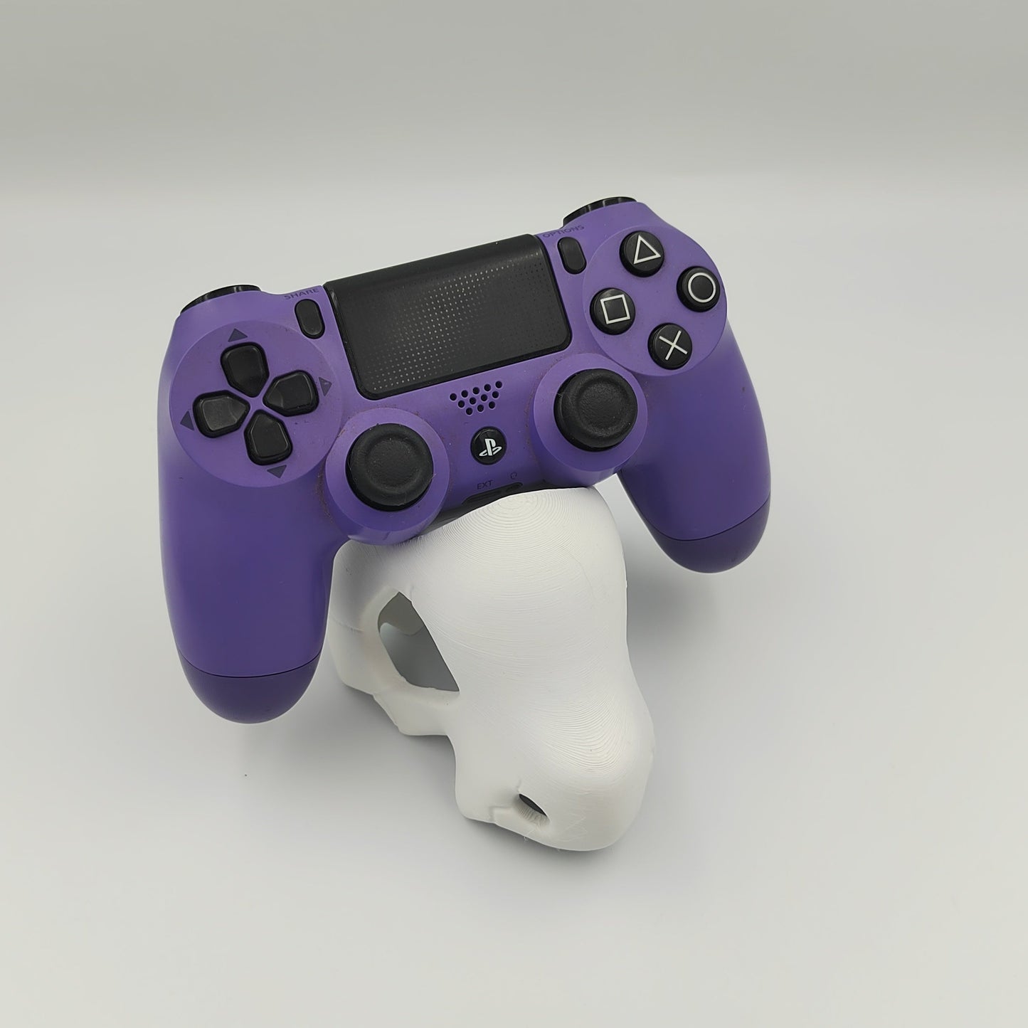 3D PRINTED SKULL CONTROLLER STAND